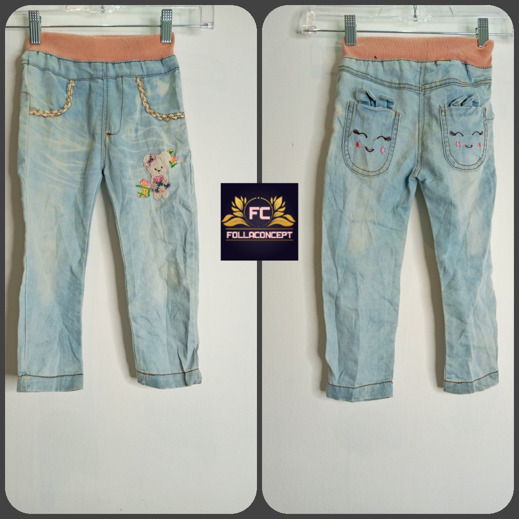 Light blue jeans for a girlAge: 3-4 yearsPrice: #1,200