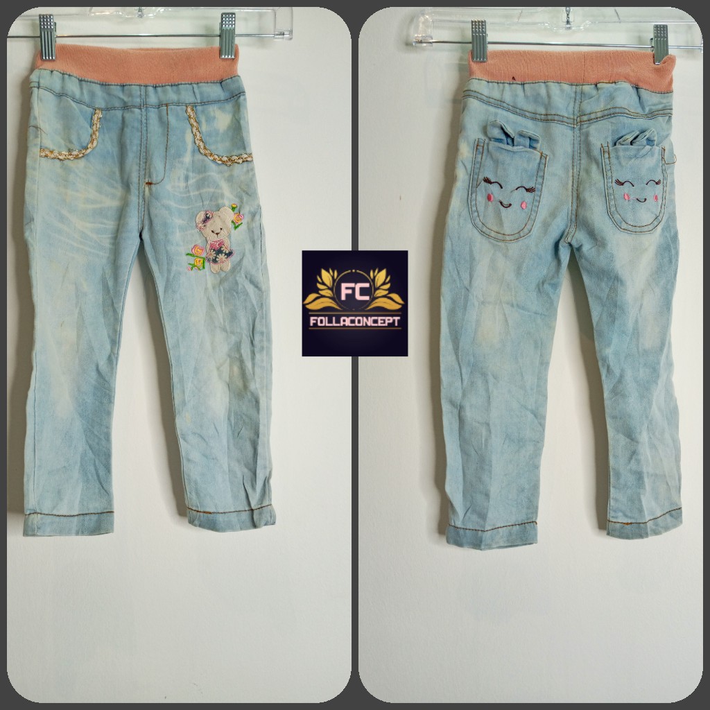 Light blue jeans for a girlAge: 3-4 yearsPrice:  #1,200
