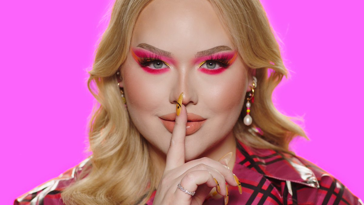 OkayStudioLDN's tweet photo. The big @NikkieTutorials x @Beautybaycom palette reveal 🤫 💕 Animation by Faris and Colour Grade by @francisqureshi - both at @okaystudio 

https://t.co/cLwumomKcB https://t.co/zcNW0xOdw7