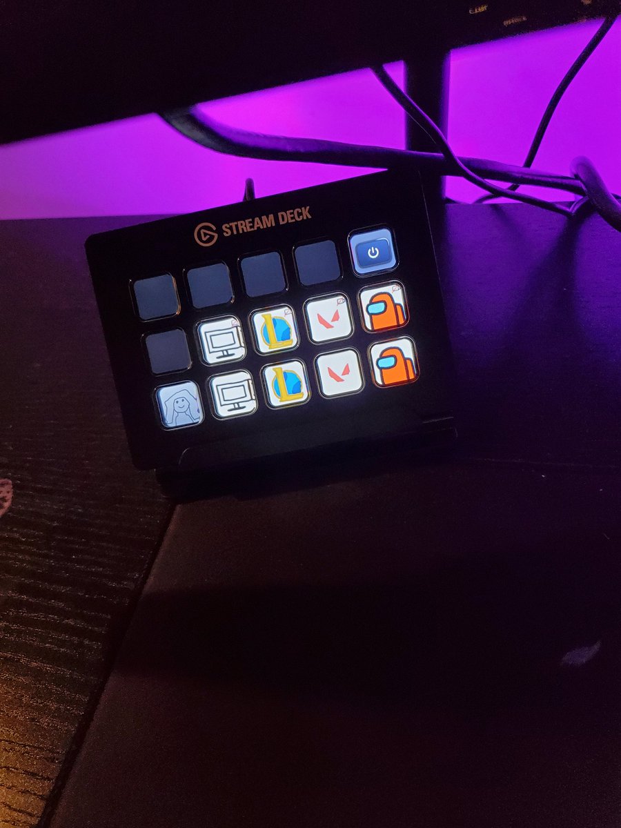 LilyPichu's tweet image. ...Michael upgraded my setup while I was out 😭😭😭😭😭😭😭😭😭😭😭❤❤❤❤❤