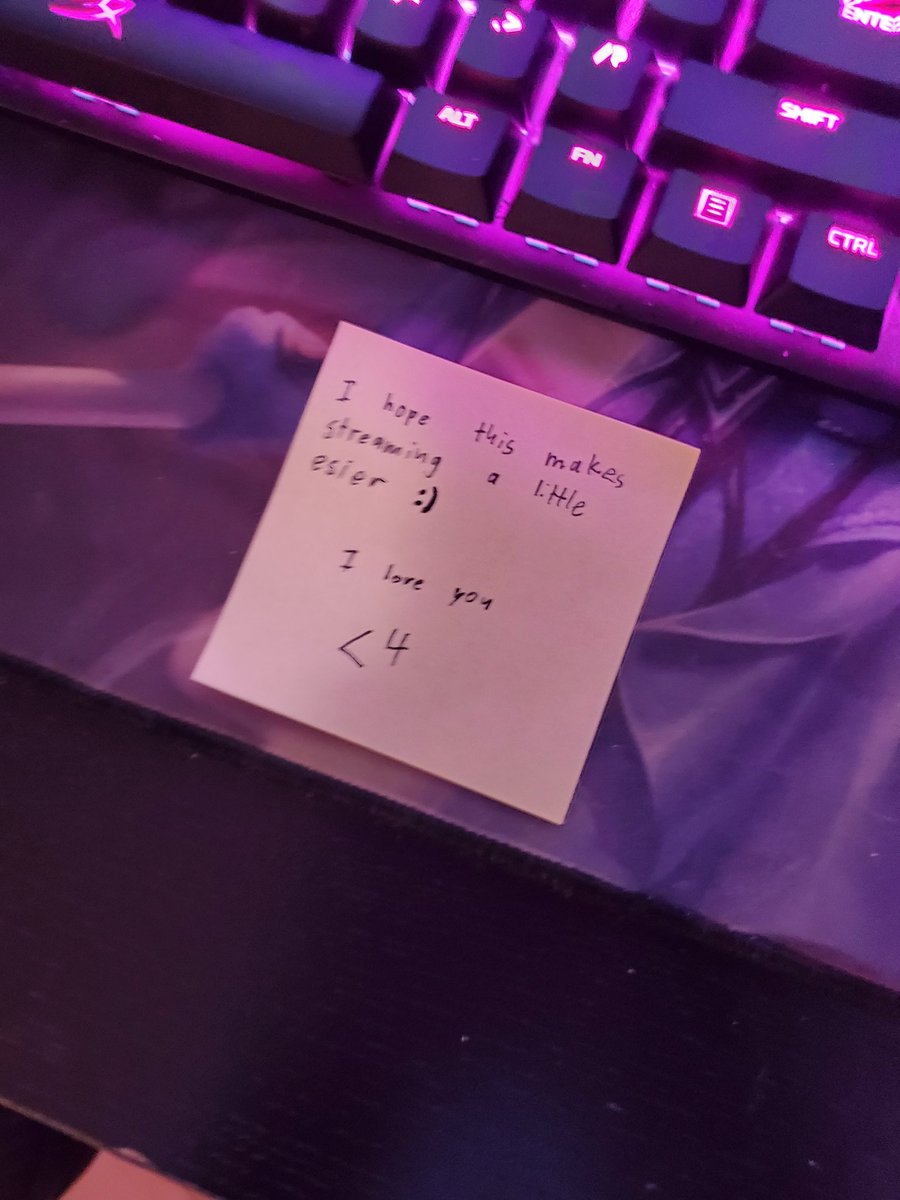 LilyPichu's tweet image. ...Michael upgraded my setup while I was out 😭😭😭😭😭😭😭😭😭😭😭❤❤❤❤❤