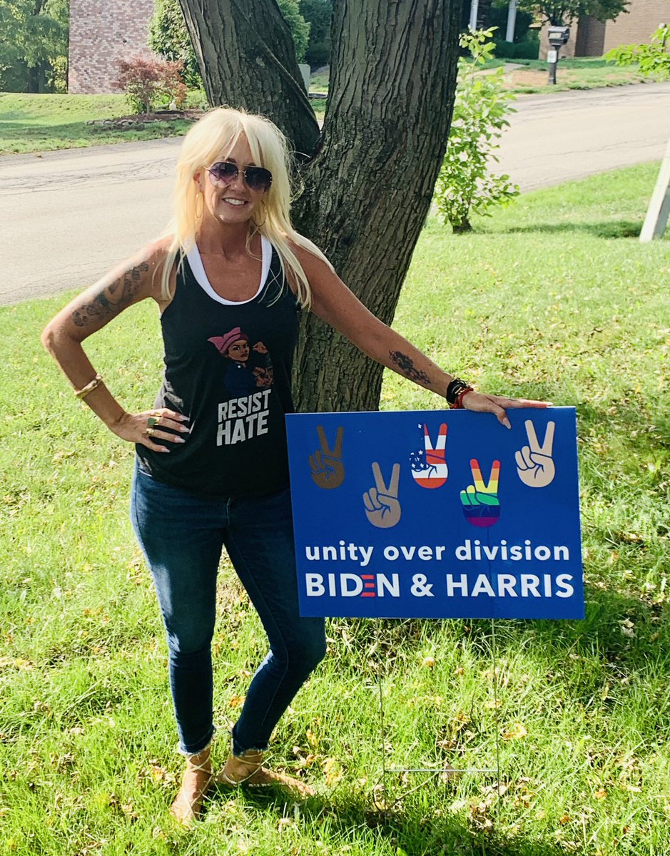 AimeeGroovy's tweet photo. VOTE https://t.co/wNi2AjDUdb