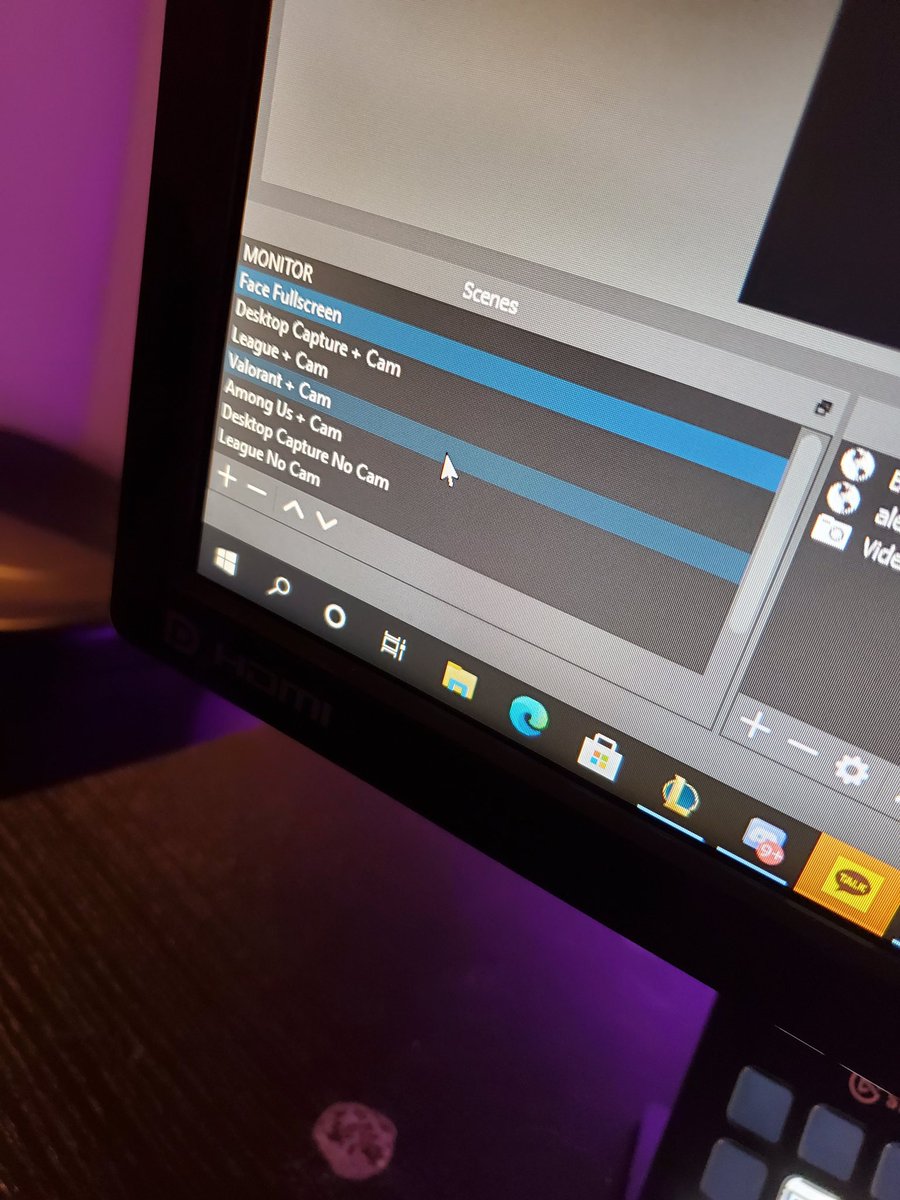 LilyPichu's tweet image. HE MADE SCENES FOR ME 🥺 I ONLY USED ONE SCENE HAHAaha omg