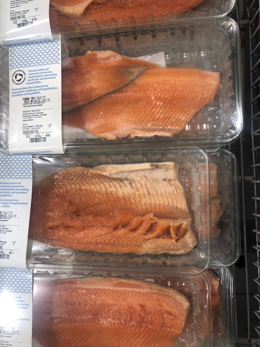 Look closely at that middle #fish 🤢🤮😷. taken &amp; seen in store Sept 1. Expires Sept 2. Sept 3. 

No discount sticker. 
even worse? - What's it still doing on the shelves? 😳😳

Location: #Foodbasics #Newmarket 6.29pm. #metro <a href="/CTVBarrieNews/">CTV News Barrie</a> <a href="/City_tv/">Citytv+</a> <a href="/foodbloggersCA/">Food Bloggers Canada</a> @FoodNetworkCA