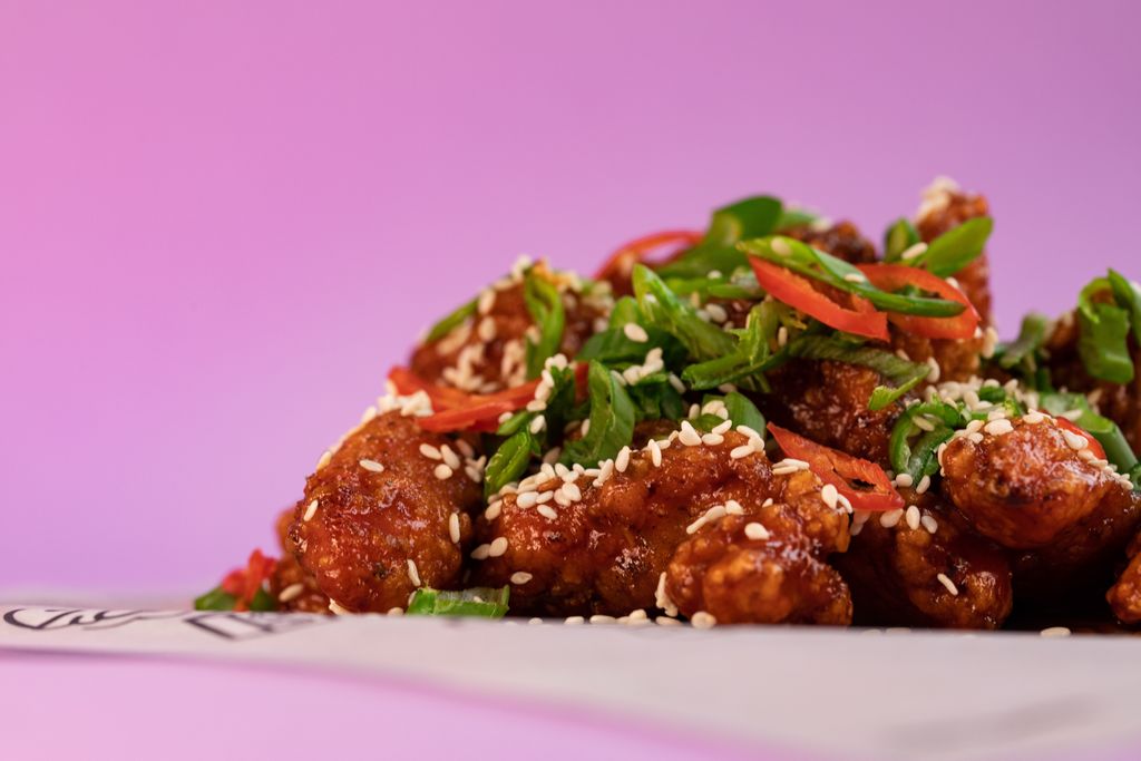 WINGS were made for WEDNESDAYS! 

Our KOREAN FRIED CHICKEN WINGS fulfill every need you have. 
SAUCEY, SWEET &amp; SPICY all wrapped in one! 🤤

For All New Customers get £3 off a £15 Order!
GET A WIN ON A WING WEDNESDAY! 

You know You Want to Order #twistedlondon