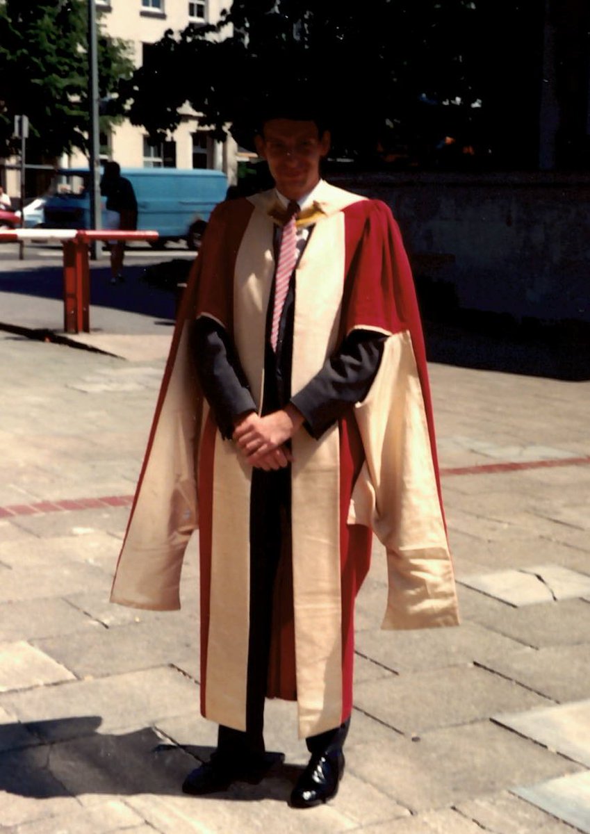 Durham_Eng's tweet photo. It's Wednesday and its raining so we thought we might treat you all to something to brighten your, day members of staff are kindly and with permission letting us show their graduation photos today it's Professor Simon Hogg graduating with his PHD #Engineering #staffthrowback https://t.co/hEK2nP5eCn