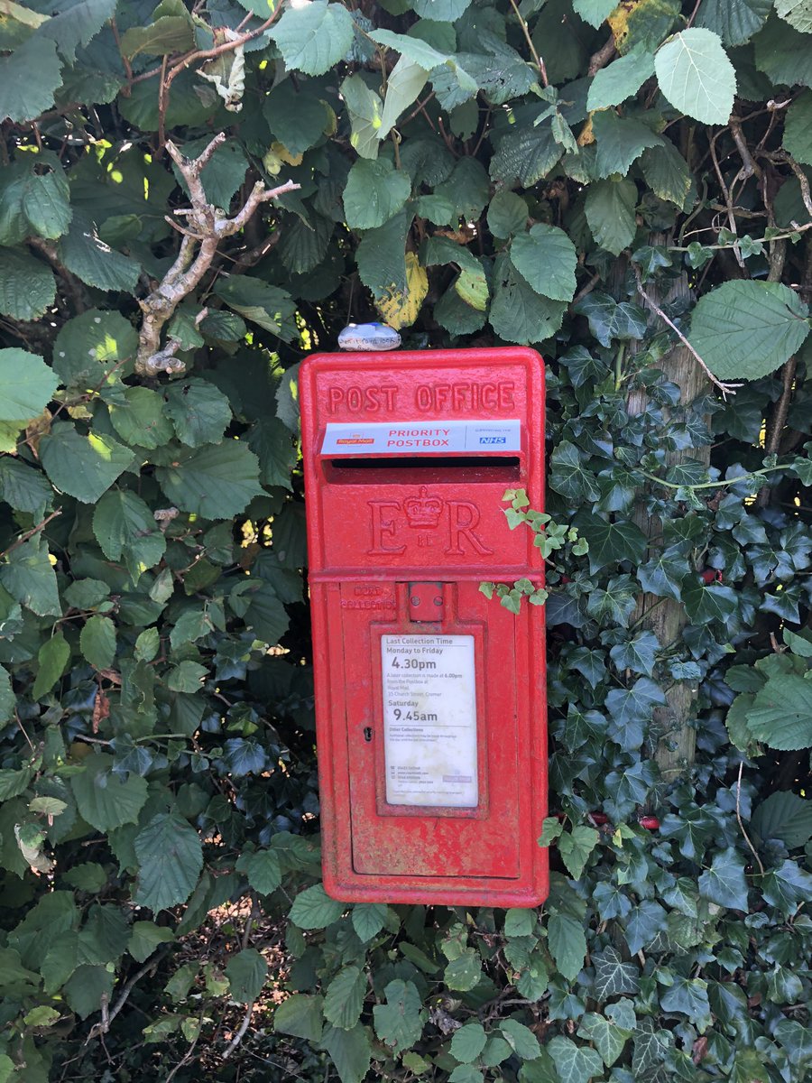 PopsRoo's tweet image. Hidden some stones on a little walk today. Wonder where they will end up??? #Norfolk #Aylsham #NorthNorfolk #NorfolkRocks #LadyBug #weaversWay