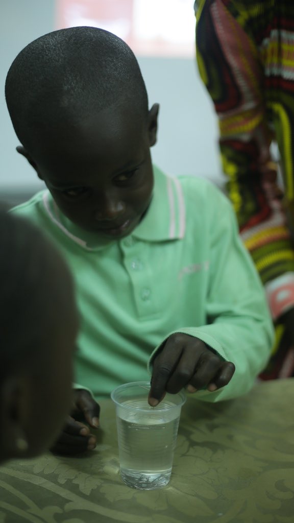 SeeSDSenegal's tweet photo. Expérience sur la tension superficielle de l’eau #cutescience
#STEMafrica #STEMWestAfrica #blackandSTEM #education #senegal #scienceexperimentforkids #africa #STEMsenegal #STEMGIRLS #openscience #opened #SeeSD #SeeSDenegal #STEMAfrica #STEMday #stemkids #stemning #stemlearning https://t.co/nR81ab8Pgc