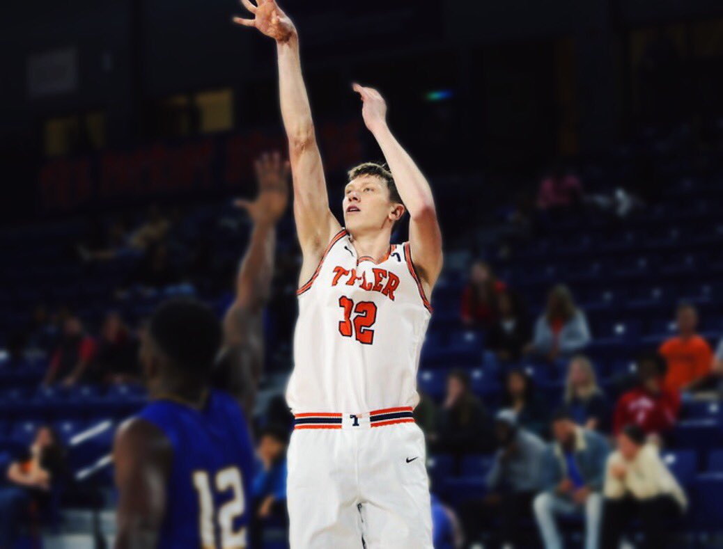 uttylermbb's tweet photo. Happy birthday to “The Big Dawg,” Bryson Power(@brysonpower32)! You are a blessing to this program! It’s your day; TURN UP!!! #WE https://t.co/tdEUXzIbJW