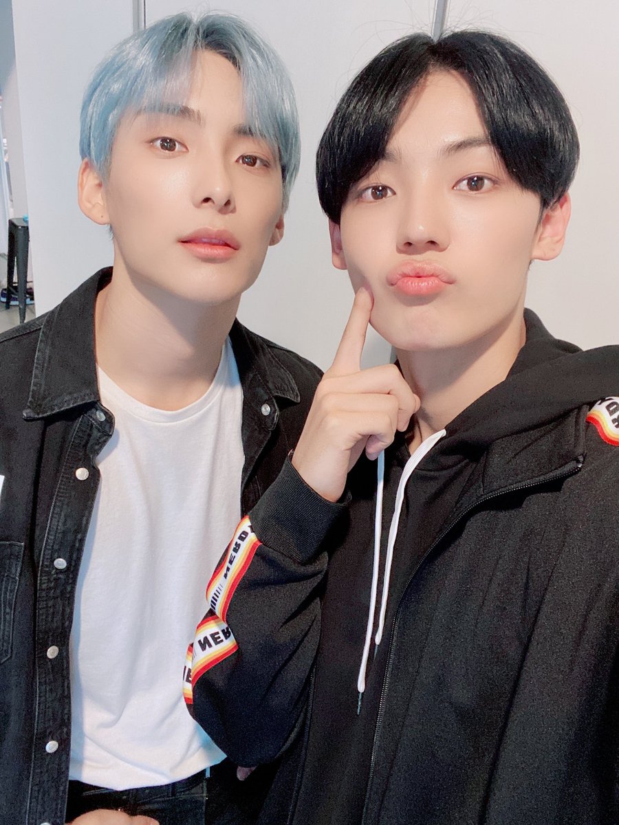 ace7mxco's tweet photo. [TWITTER] 20.09.02 

[#ACE_JUNCHAN]
Choice, ¿Están viendo el M/V~? 🥰 Gracias por esperar tanto ❤️
Haremos nuestro mejor esfuerzo pensando en ustedes 👏🏻👏🏻👏🏻💕💕💕💕💕

#ACE #에이스 #CHOICE #초이스
#ACE_COMBACK
#호접지몽 #胡蝶之夢 #HJZM #도깨비 #Favorite_Boys #OurFavoriteBoysACE https://t.co/omYtIHlvYm