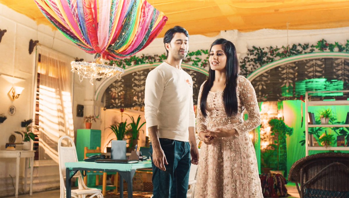 Wanting to spend time with Abir at d place where their relationship grew,their hearts are always-NGOAnother living being helping to shower love,gives them that temporary peace,needed to gain strength #ShaheerSheikh #RheaSharma #YehRishteyHainPyaarKe #Mishbir(7/n)+PC owners