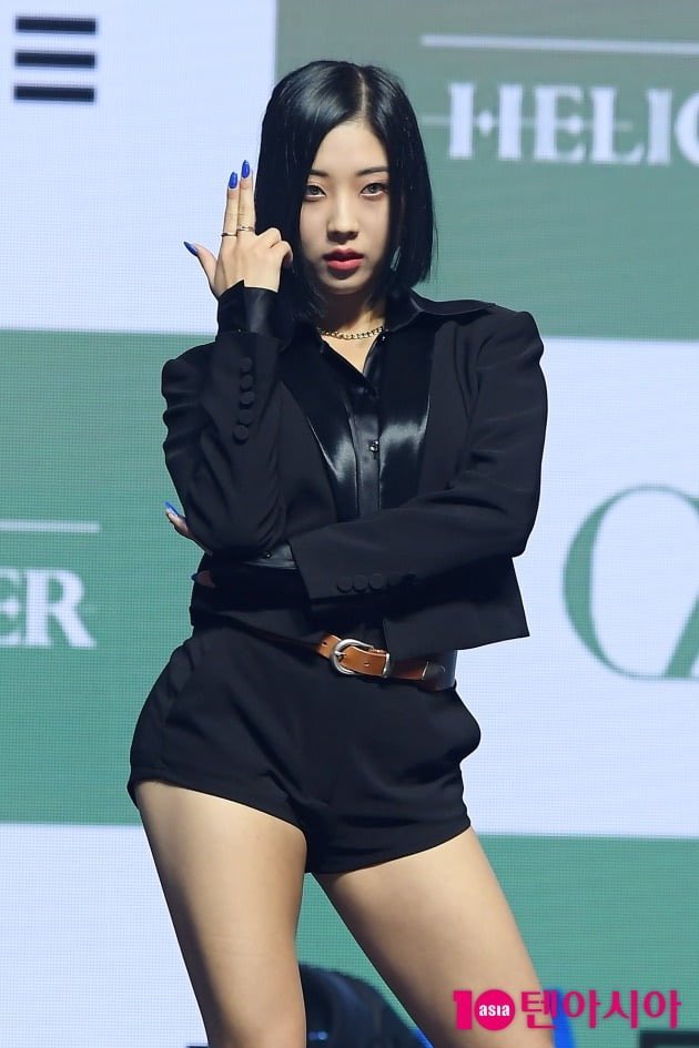 monkeygallery's tweet image. → 02.09.20 CLC Showcase today 🤍
#Seungyeon #CLC  #장승연