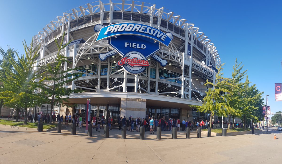 19/09/02MLB Ballpark 20/30 Progressive FieldA night enjoying the game and making small studies of Progressive Field and the downtown skyline.  @Indians vs  @WhiteSox  #OurTribe    @hoynsie  @ZackMeisel  @JHernandezz44  @ShaneBieber19  @LinoDeShields #MLB  #DiamondsOnCanvas  #AndyBrown