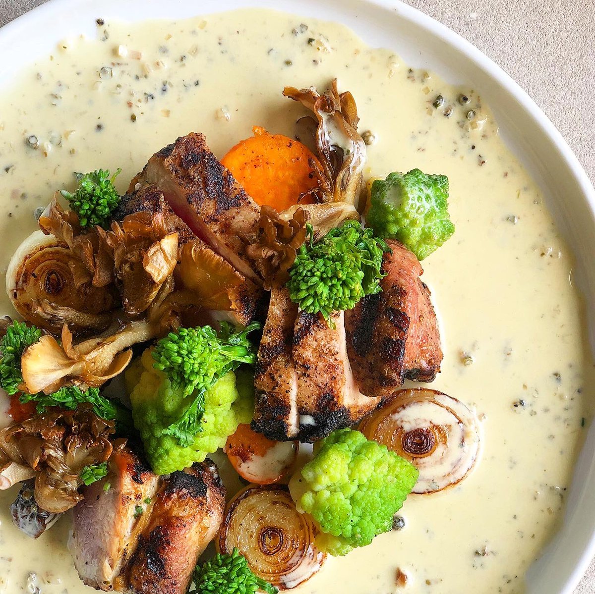 AnvilPub's tweet photo. Pork Loin Au Poivre with Sweet potatoes, maitake mushrooms, broccoli rabe,romanesco  and cipollini onions. #theanvilpubandgrill #newfallmenu #newdish https://t.co/SKQVqkPQVk