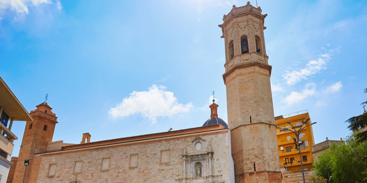 Las playas de Burriana, su casco antiguo y su paisaje natural, que refleja la gran tradición naranjera del municipio, son todo un viaje por la esencia de la #ComunitatValenciana. Y tú, ¿ya la has visitado? #MediterráneoEnVivo 👉 bit.ly/3gZ61Zv