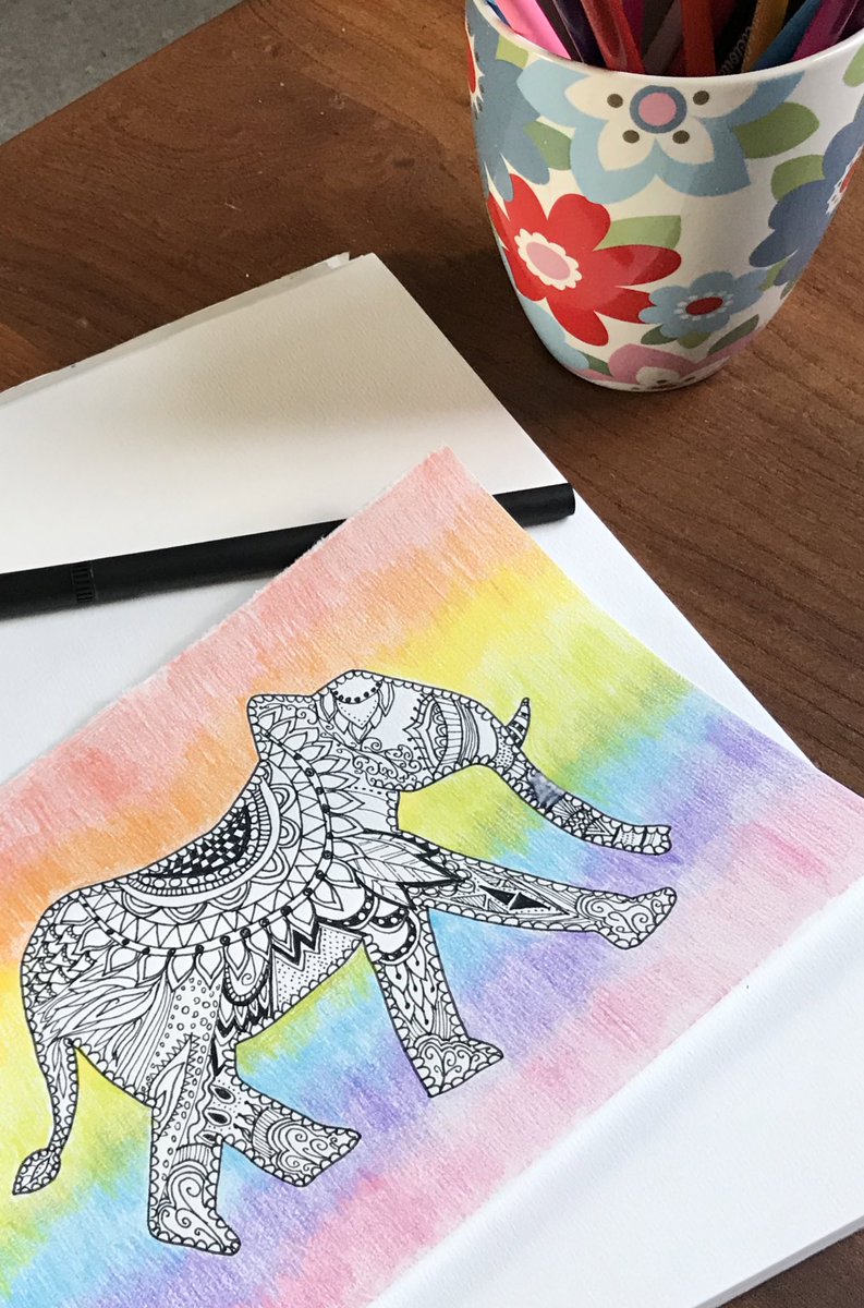 HomeCraftMumma's tweet photo. Bit of zen while the babies sleep 😴 #Mindfulness #calm #arttherapy https://t.co/YgNVPs1btR