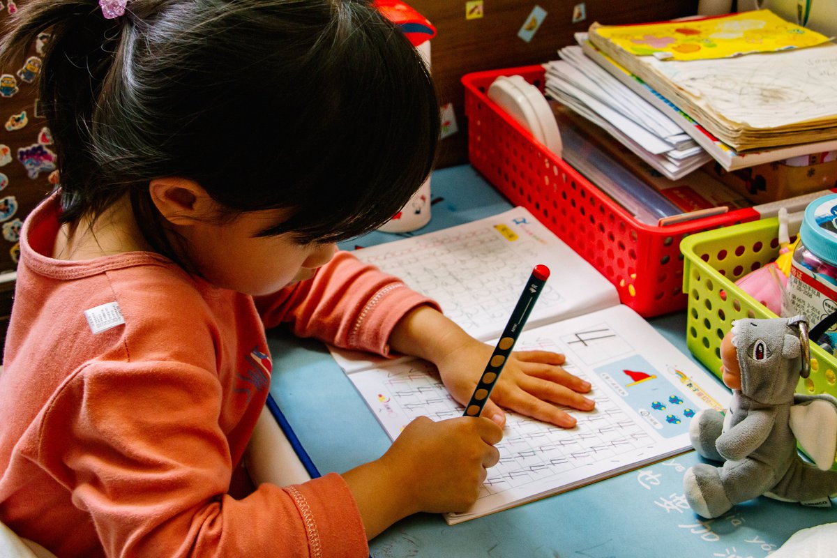 WIN_mrop's tweet photo. #Children going back to #school - data from #WINpartners: 74% of US parents are afraid their child will contract the coronavirus (@ssrs_research); 44% of parents in Canada say their children are nervous about going back, but 41% look forward to it (@leger360) 🏫📚 #research https://t.co/AlQOzUbTC0
