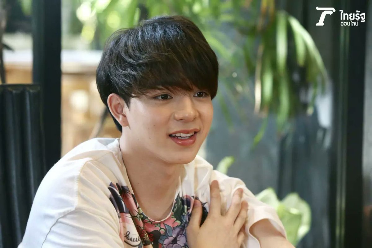 kayloveky's tweet image. คนเราเกิดมาต้นทุนทางสังคมไม่เท่ากัน
ชีวิตไม่ได้โรยด้วยกลีบกุหลาบ
แมะดีใจที่จับมือเด็กหนุ่มคนนั้นมาแต่ต้น คนที่เจอมรสุมถาโถมทั้งที่ไม่ใช่ความผิดอะไรของตัวเอง ไม่ตอบโต้คนที่กล่าวว่าร้ายแต่ตั้งใจฝึกฝนพัฒนาตัวเองให้เห็นจนถึงทุกวันนี้ รักนะลูก❤️ #บาสเด็กอ้วนที่แท้จริง #bbasjtr @basjtr