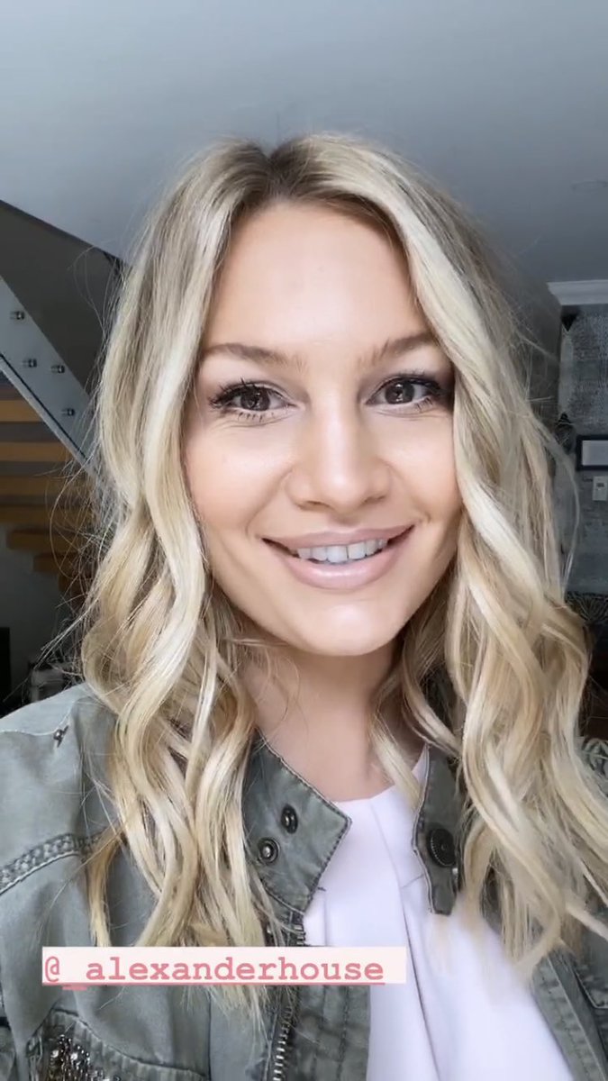Abigails892's tweet photo. Hi @AnnaSaccone Where did you get this coat from?? https://t.co/hiclQeRO5Y