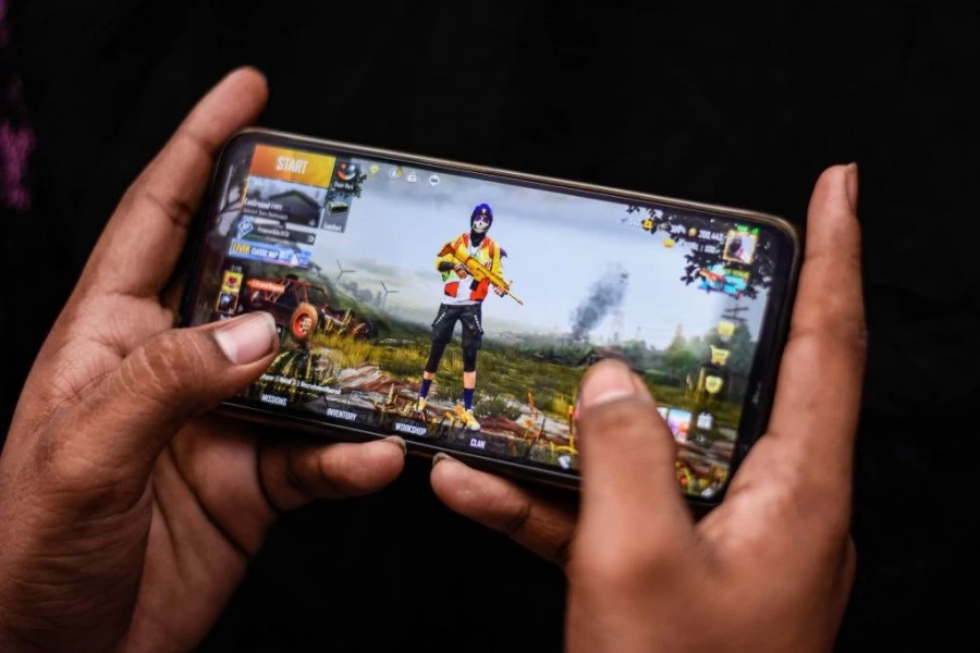 spid_media's tweet photo. #BigBreaking: Government bans #PUBG, 117 other apps

Multiplayer game PUBG is among the 118 more apps banned by the Ministry of Electronics and Information Technology. Other apps banned by govt include Baidu, WeChat Work, Ludo World - Ludo Superstar, and PUBG Mobile Lite, etc. https://t.co/R8kKycldP6