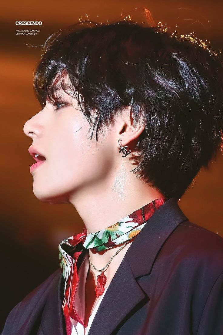 Taehyung's side profile - a needed thread