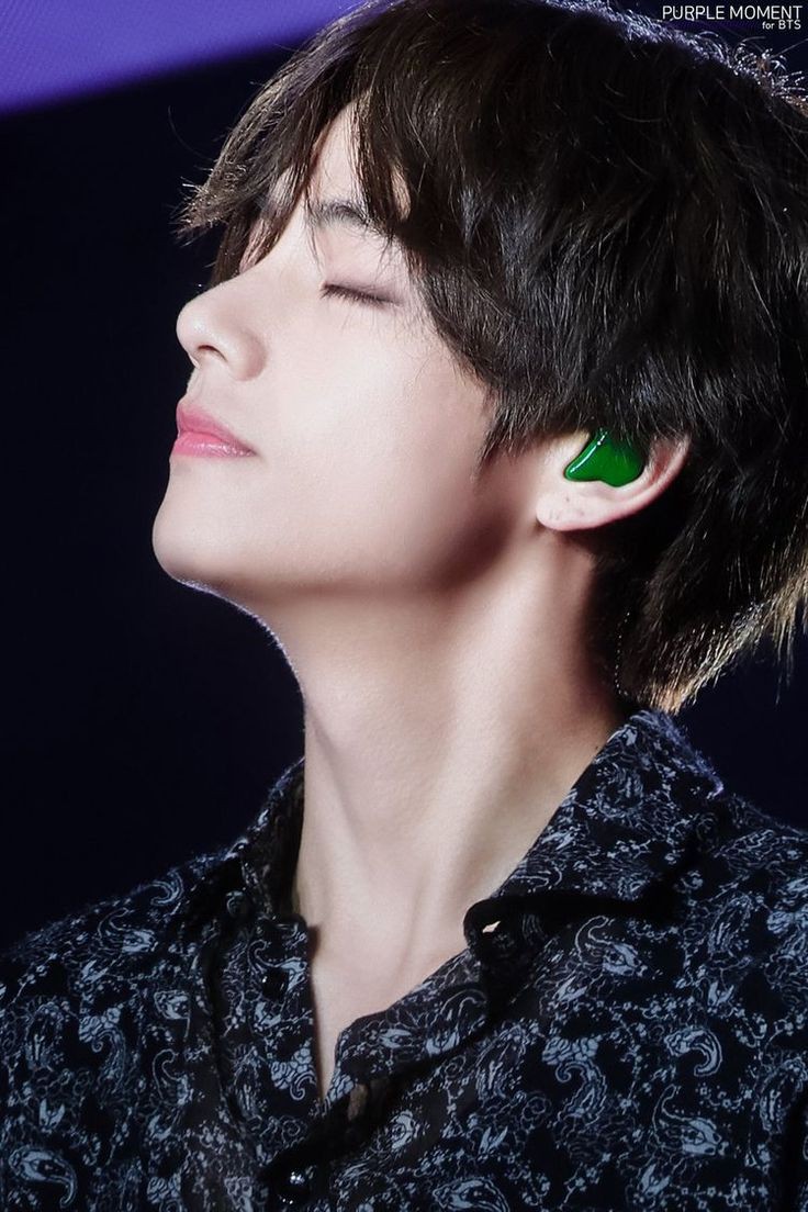 Taehyung's side profile - a needed thread