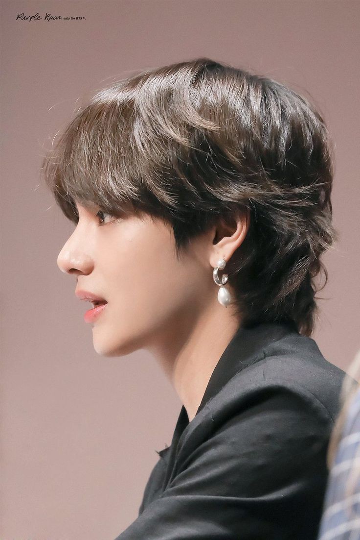 Taehyung's side profile - a needed thread