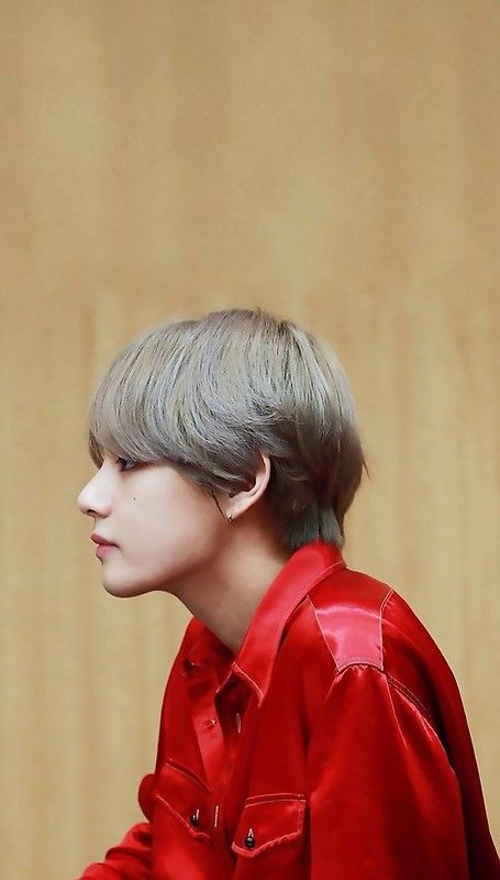 Taehyung's side profile - a needed thread