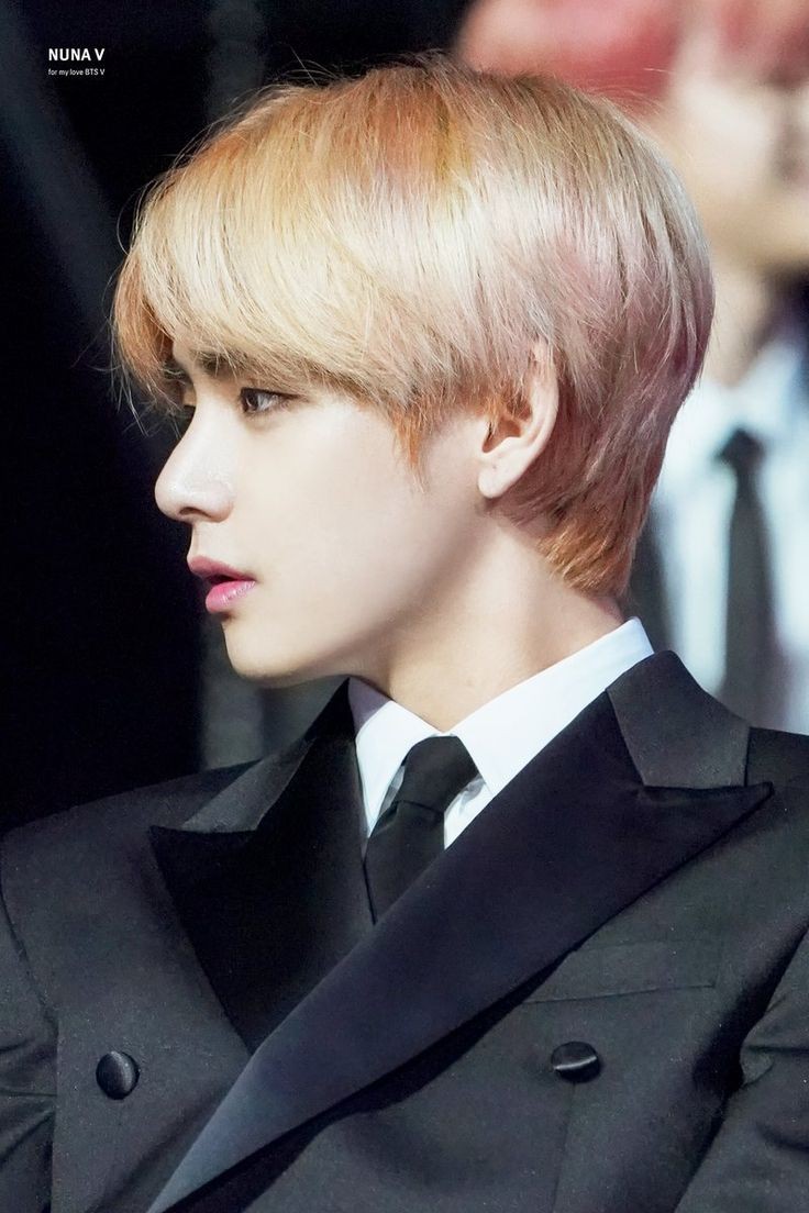 Taehyung's side profile - a needed thread