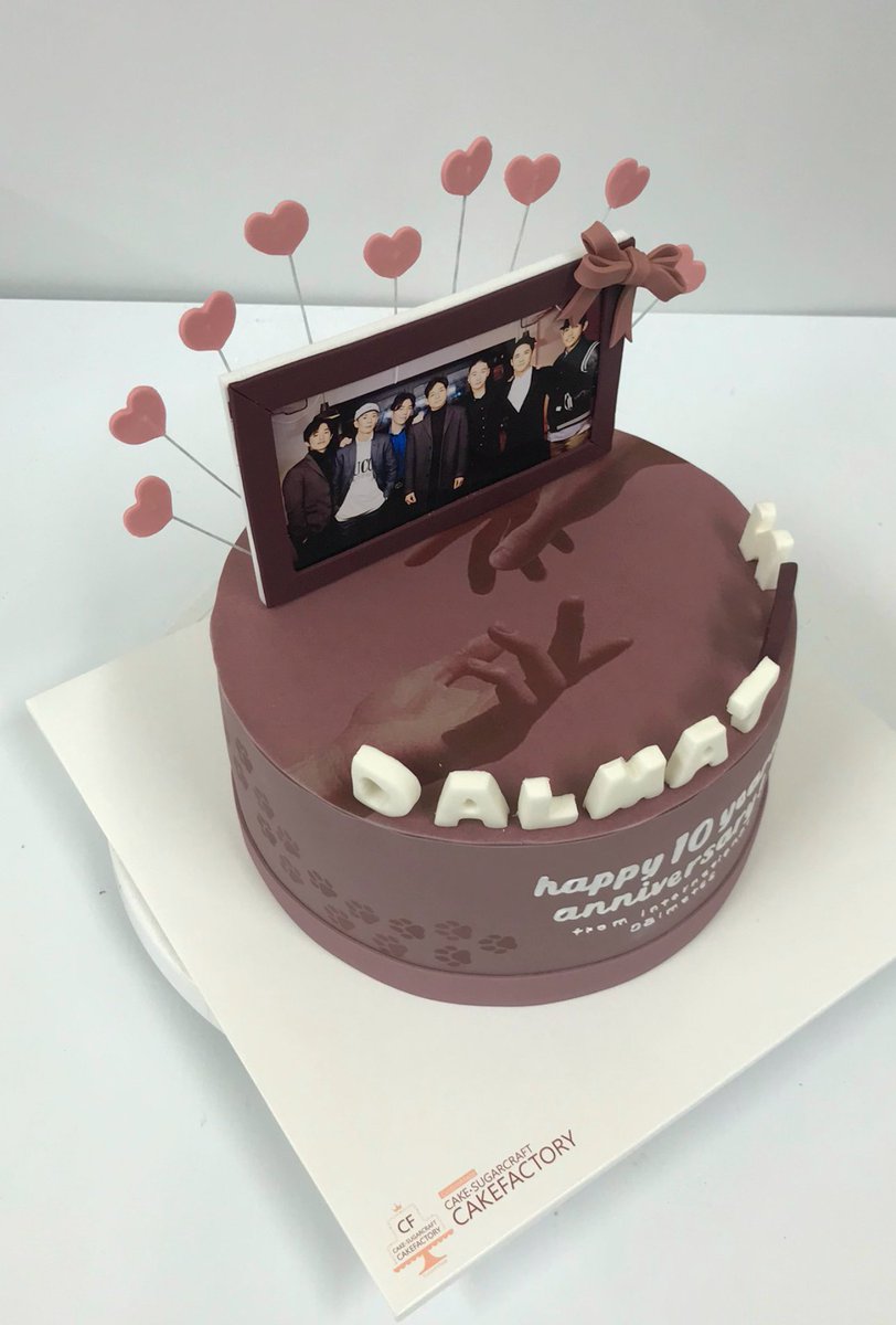 dalmatianph's tweet photo. Happy 10th anniversary to our boys! 10주년 축하해요! 달마시안 화이팅!🐾❤
Thank you to the International Dalmates for the support and for making this project possible! Also to our partner, @iDalmatianSG. Cheers! 🎉🍾🥂
#DALMAT10N #달마시안10주년 #DMTN10 https://t.co/B6xJrapVs3
