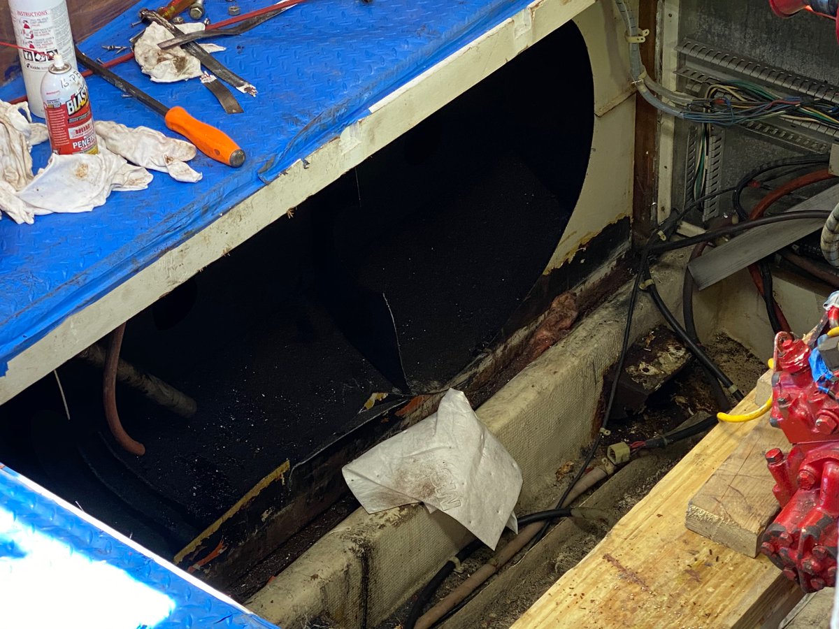 DBYard's tweet image. Our crew has been cutting the fuel tanks out of "Chesapeake" for installation of new.