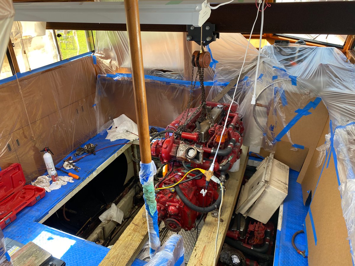 DBYard's tweet image. Our crew has been cutting the fuel tanks out of "Chesapeake" for installation of new.