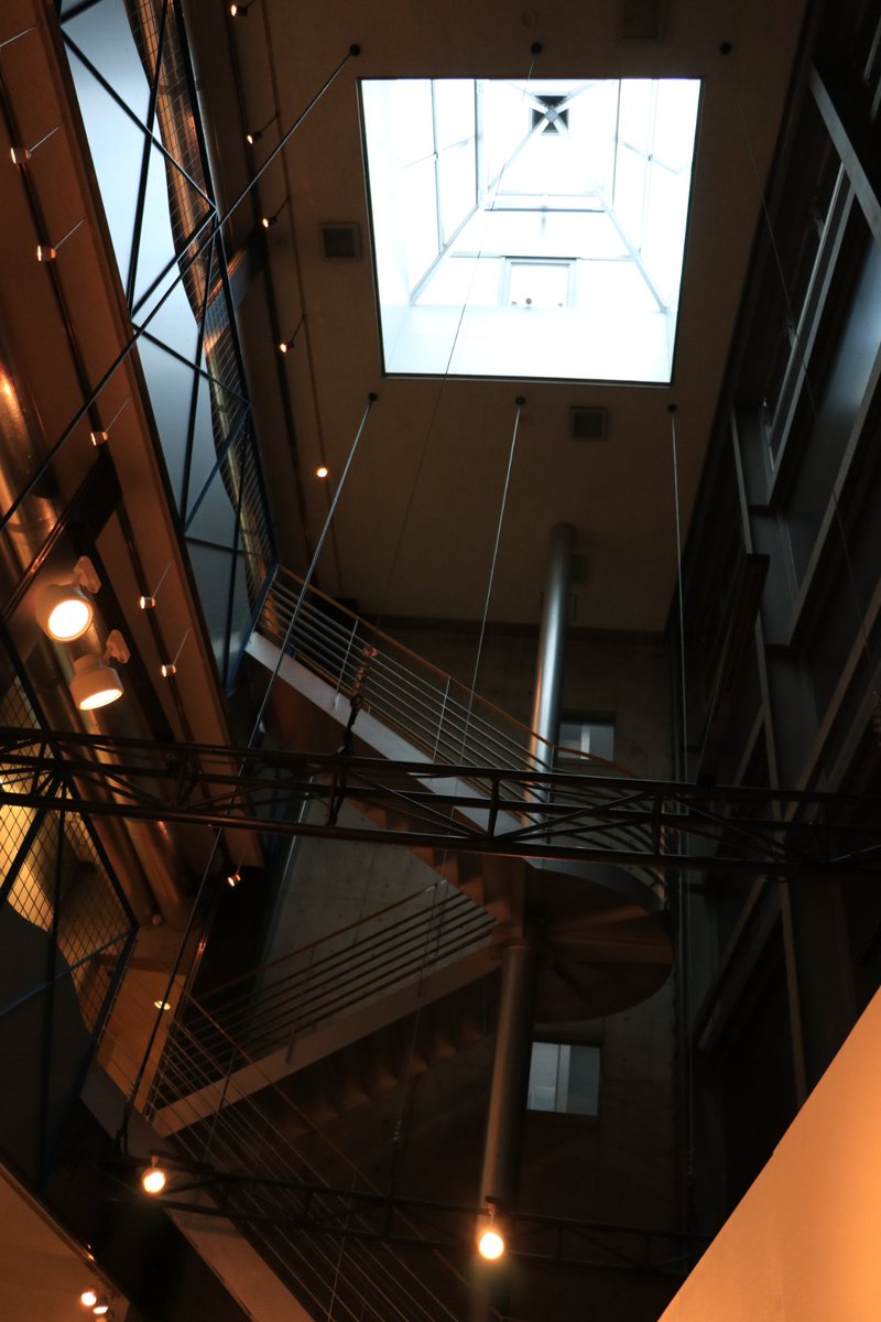 渡辺香奈 6 24 7 7日動画廊個展 高崎市美術館の階段 会期中に昇り降りしていたら 初日は息切れしたのに 後半は余裕になったす 筋トレ効果あり 渡辺香奈 6 24 7 7日動画廊個展 高崎市美術館の階段 会期中に昇り降りしていたら 初日は息切れしたのに 後半は余裕になったす 筋トレ効果あり