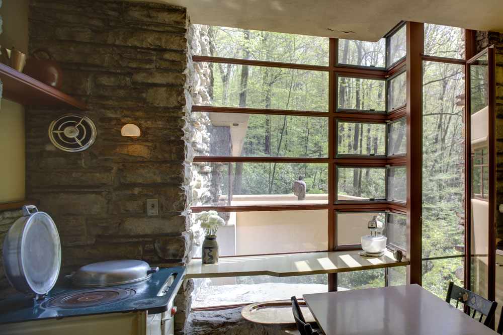 Fallingwater's tweet photo. Learn how the #Kaufmanns entertained at #Fallingwater through an in-depth look at the #kitchen & dining area in "A Closer Look: Dining at Fallingwater" today at 1 or 6 p.m. EDT: https://t.co/hTXaIVs8gn.
#Fwdining #vintagekitchens #FWvirtualexperience #WrightWorldHeritage https://t.co/MyNkhOYXfL