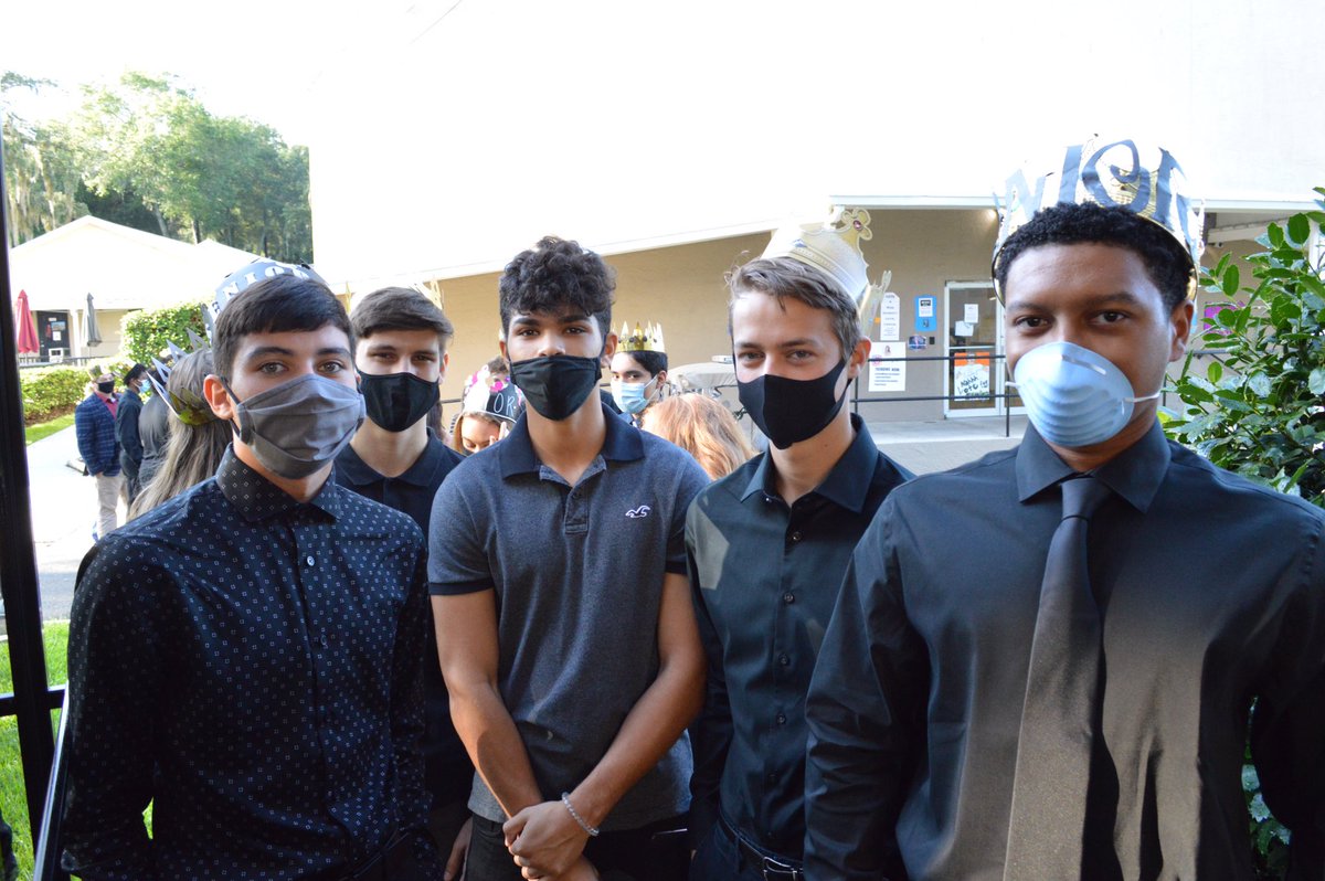 SCAhighschool's tweet image. Still celebrating our seniors! #classof2021 #seniorsrule