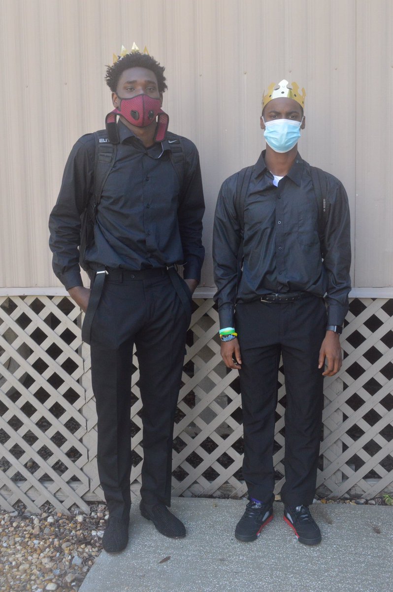 SCAhighschool's tweet image. Still celebrating our seniors! #classof2021 #seniorsrule