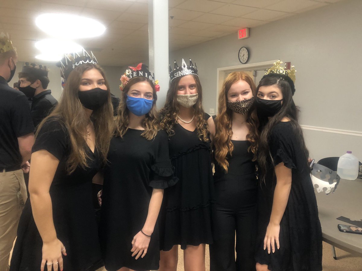 SCAhighschool's tweet image. Still celebrating our seniors! #classof2021 #seniorsrule