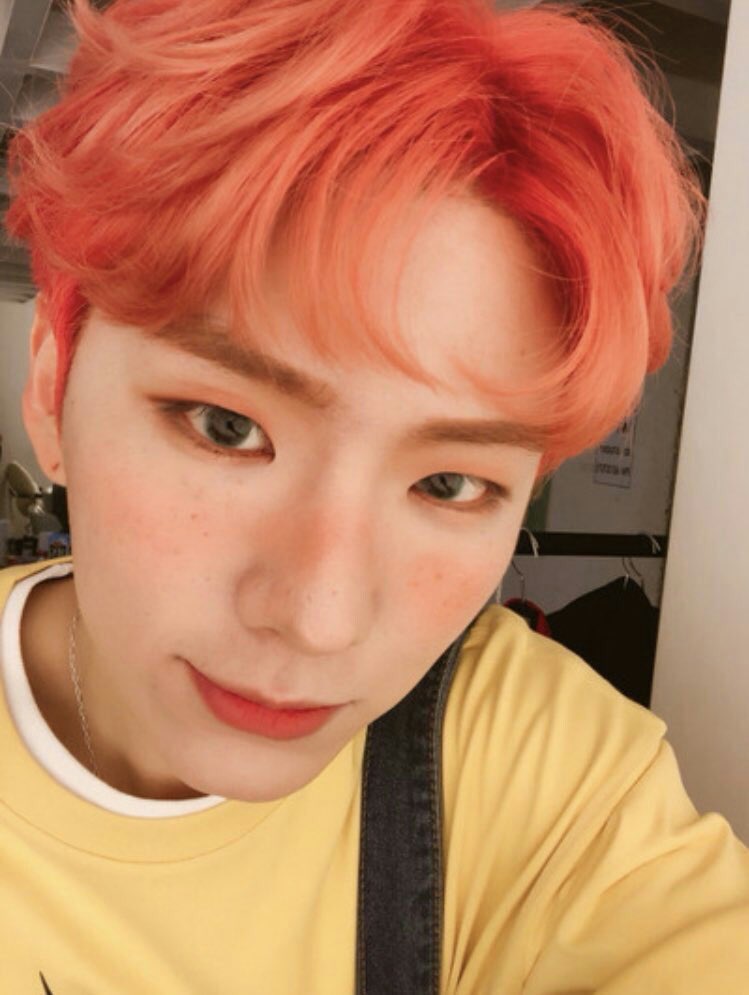 He& #39;s so cute!!! I wanna squish!!!