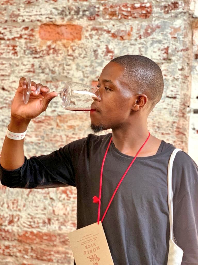#Congratulations  <a href="/ThabangMamkeli/">Thabang</a> on being chosen as the <a href="/BouchFinlayson/">Bouchard Finlayson</a>
WSET Scholarship winner. Thabang won the opportunity to attend a WSET Level 3 wine course with the International Wine Education Centre, worth R13,500 👏🥂

#PR #BouchardFinlayson #Wset