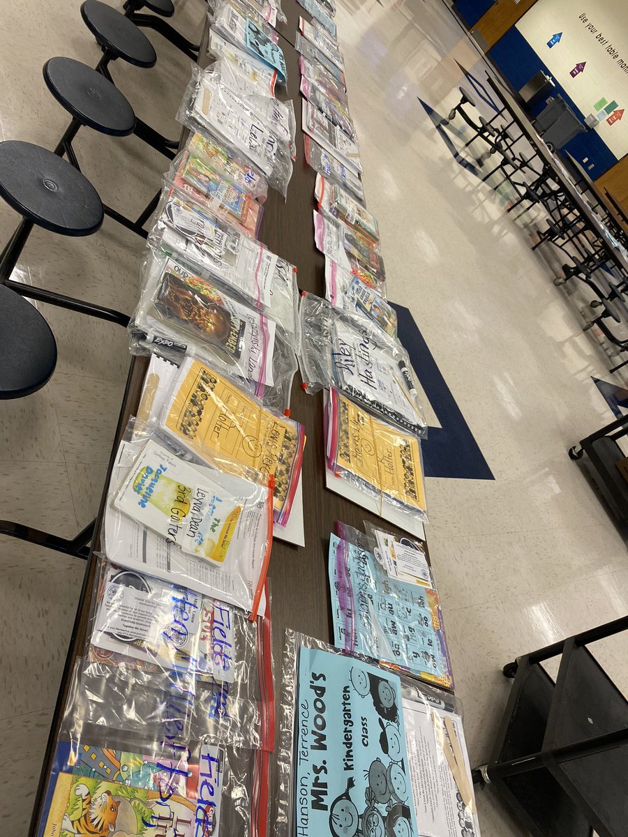 Sprinkles or Chocolate Chip? Who wouldn’t want to start their day w/ a delicious 🍪 from our Kemp cafe!? Head to school now until 12:30 &amp; pick up your free cookie! Don’t forget some teachers have materials for students to pickup. #TogetherWeShine <a href="/CobbCountyFNS/">Cobb County School Nutrition</a> <a href="/CobbSchools/">Cobb County Schools</a>