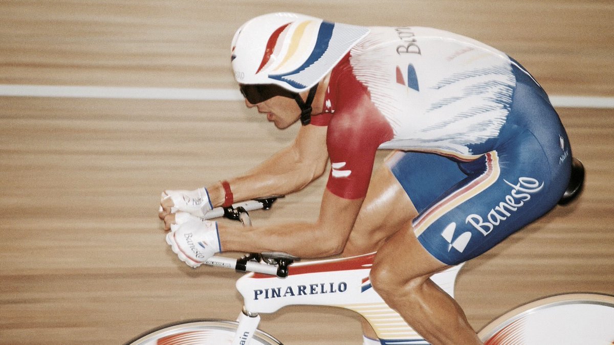 Hoy hace 26 años que Miguel Indurain batió el record de la hora, con su famosa “Espada”. Recuerdo la emoción con la que vivimos aquel momento.