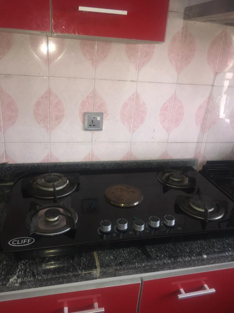 DeclutterM's tweet photo. This neatly used table top cooker is going for sale
Price: #14,500 naira
Location: Surulere
.
**Cliff table top cooker with 4 gas burners and one electric plate**
.
#declutter #decluttermaestro #selloff #makemoneyonline #relocate #LayconXOPPO #BBNaijaLocdown2020 #Nengi https://t.co/JjhMu1GXd6