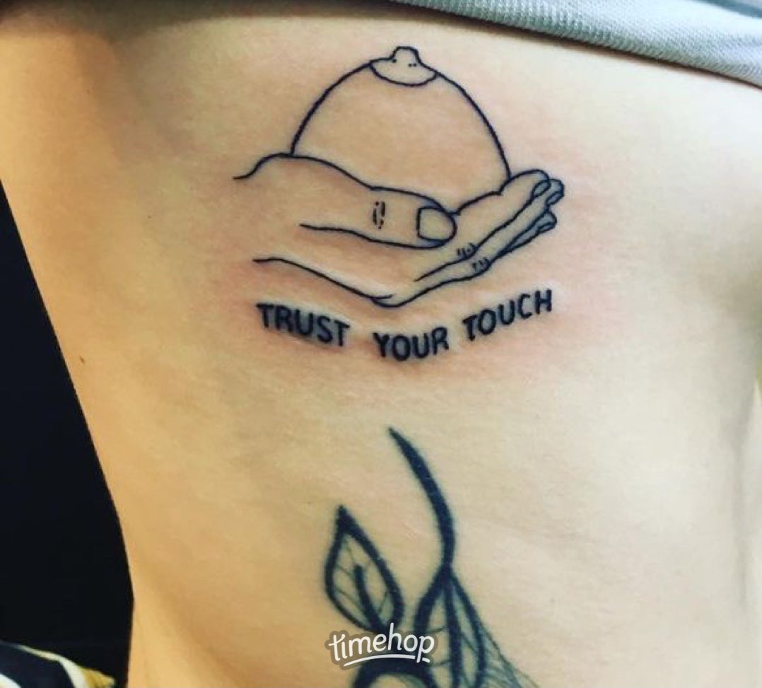 Monthly bab &amp; peck check reminder for ya’ll! Use your hands and trust your touch. Look, touch and head to <a href="/CoppaFeelPeople/">CoppaFeel!</a> for more info! 

2 years ago I got only my second boob tattoo🤟🏻 thanks to <a href="/psymanflash/">Simon</a> <a href="/MOAgallery/">Monsters Of Art</a>
