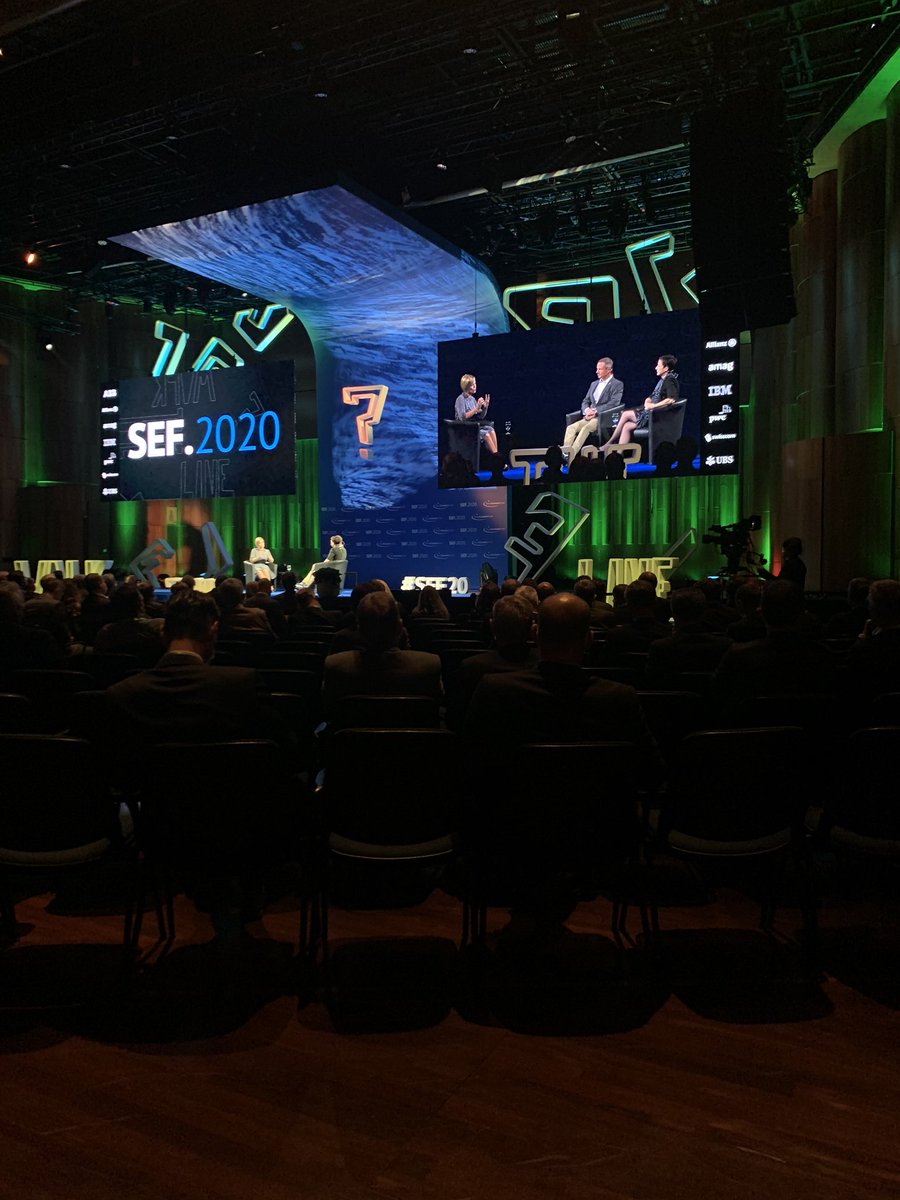 Laure Sottas Solenghi und Nadir Solenghi sind die Stars des SEF. Dieses junge, dynamische, sehr erfolgreiche Unternehmerpaar ist Vorbild für viele junge Schweizer Wirtschaftsleute. Sich immer wieder in Frage stellen und neue Ideen entwickeln: das ist das Erfolgsrezept der beiden.