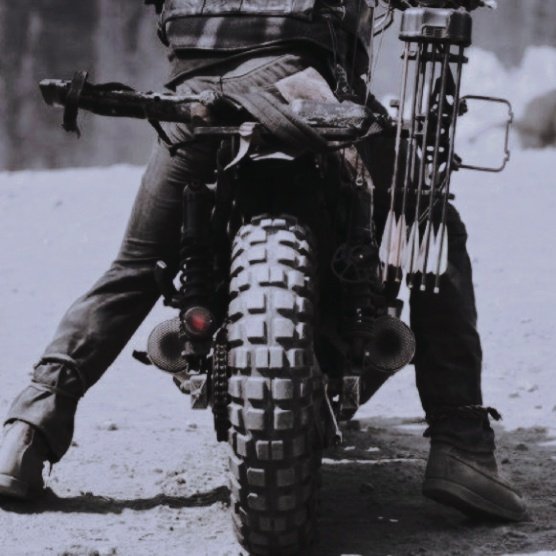 missing_arrow's tweet image. ☩ daryl dixon || aesthetic ☩