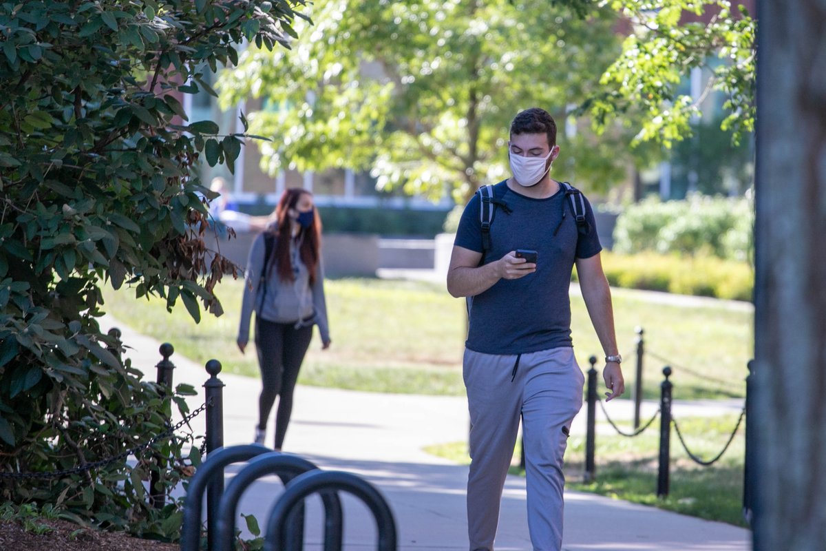 UConn's tweet photo. Your daily reminder to wear a mask.
#MaskUpUConn ๐ท https://t.co/aRRXqOGlxw