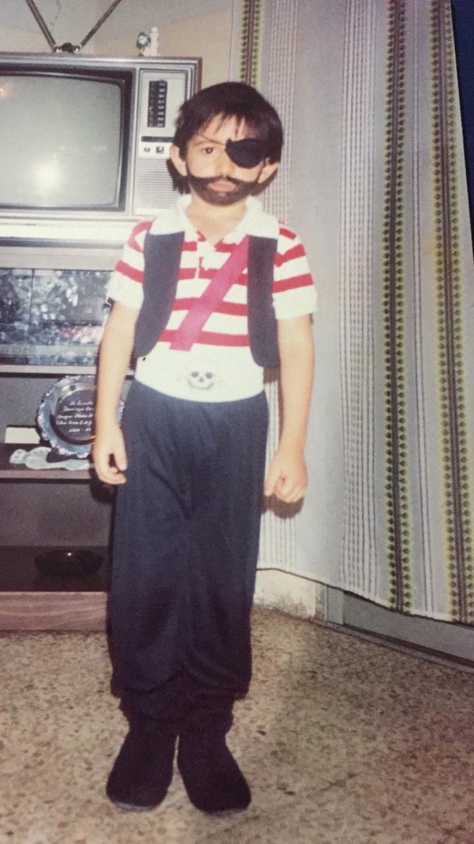 bonillaportilla's tweet image. ¡Y cómo olvidar aquel capítulo de #MalcolmInTheMiddle en que Hal hunde mi bote!  #childhoodmemories #shipsinking #piratestory