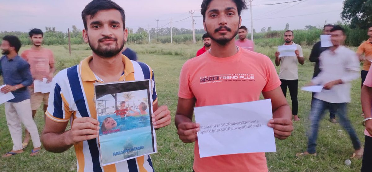 ManishParmar__'s tweet image. समस्त छात्र - छात्राओं से हाथ जोड़कर निवेदन हमारे साथ मिलकर अपनी आवाज को उठाइए और सरकार को अपने कर्तव्य के प्रति जागरूक कीजिए ll
@PMOIndia @RaMoSirOfficial
#SpeakUpForALP
#AntiStudentsModiGovt 
#speakupforSSCRaliwaystudends 
#StopPrivatisation_StopGovtJob