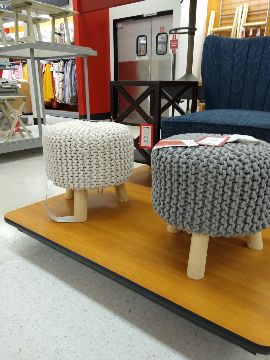 In love with these foot stools! ❤️