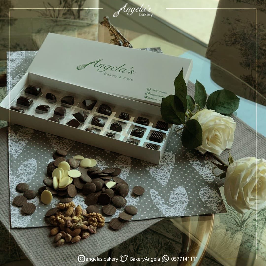 BakeryAngela's tweet photo. لمة القهوه ماتكمل إلا مع #شوكولاته #آنچليز_بيكري 🍫☕️ متوفره في جميع فروع محل سنع بناتنا @sanaabanatna https://t.co/5sEyMeQOSO